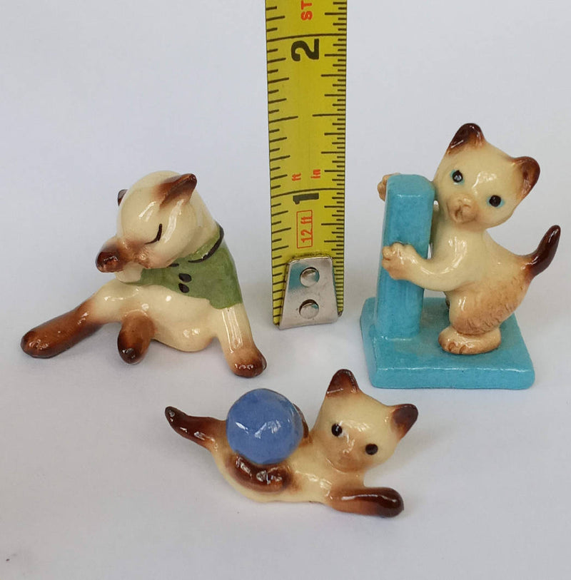 Buy Online High Quality 3 Vintage Hagen Renaker miniature ceramic figurine kittens: Crying kitten 3089 /Scratching post kitten /Playing with yarn kitten 3010 - My Neighbor's Stuff LLC